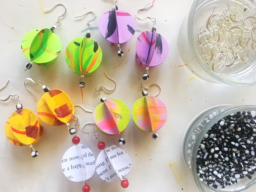 Origami earrings tutorial